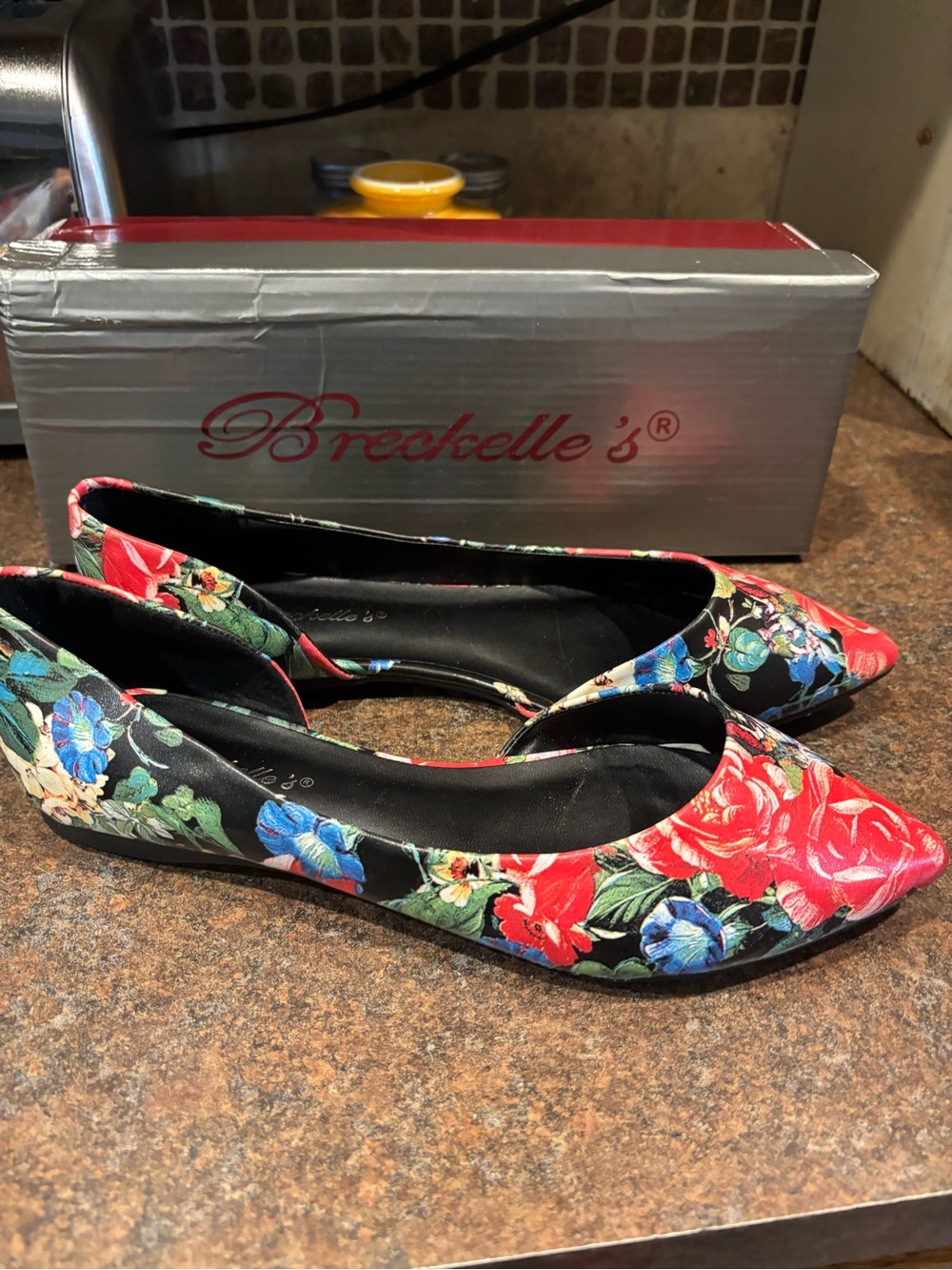 Breckelles Women's Floral Pointed Toe Flats - Red Blue Green Multicolor